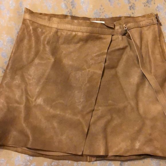 Designer mini wrap around leather skirt with silk liner by Helmut Lang _2 - Picture 2 of 5